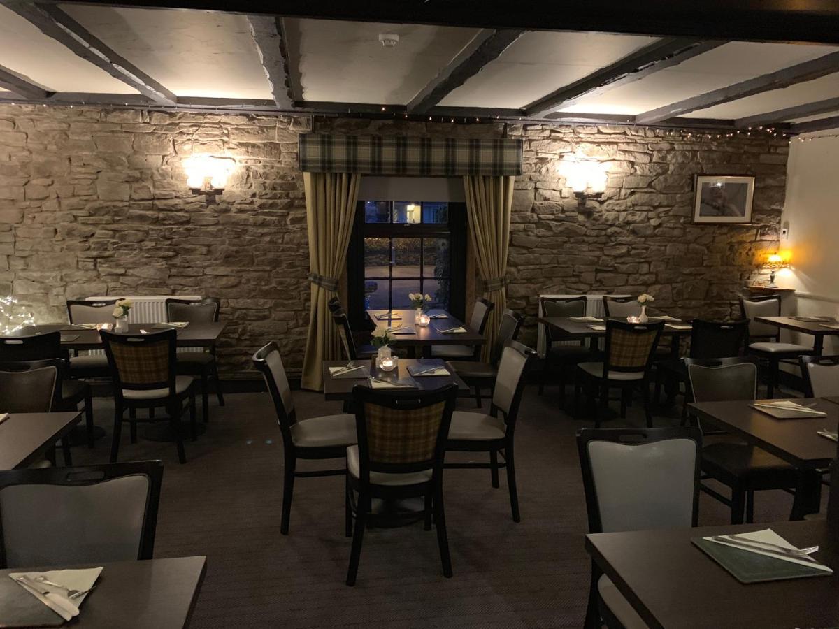 Thornhill  Lion And Unicorn Hotel מראה חיצוני תמונה