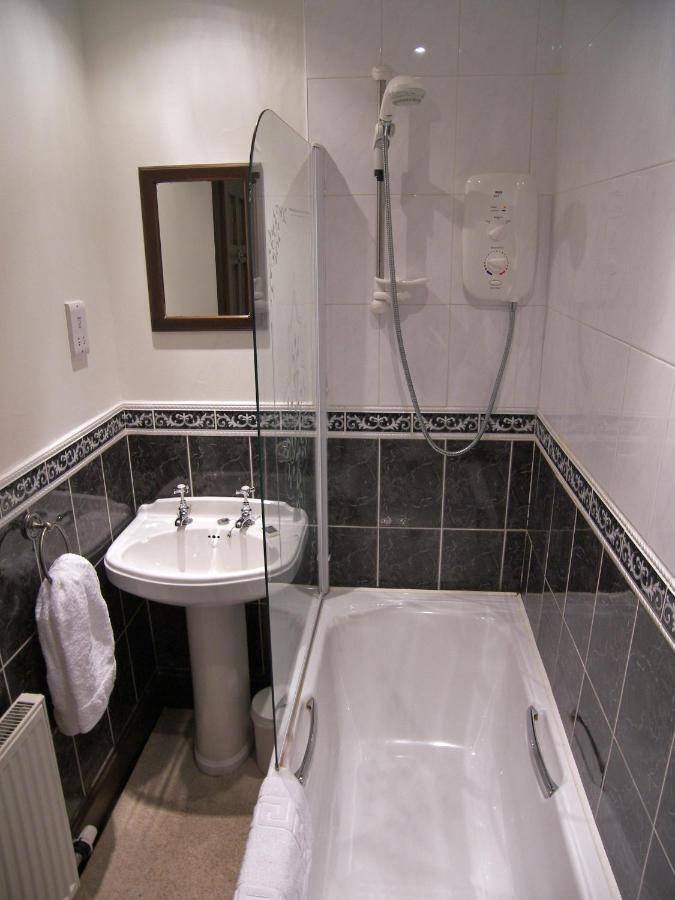 Thornhill  Lion And Unicorn Hotel חדר תמונה